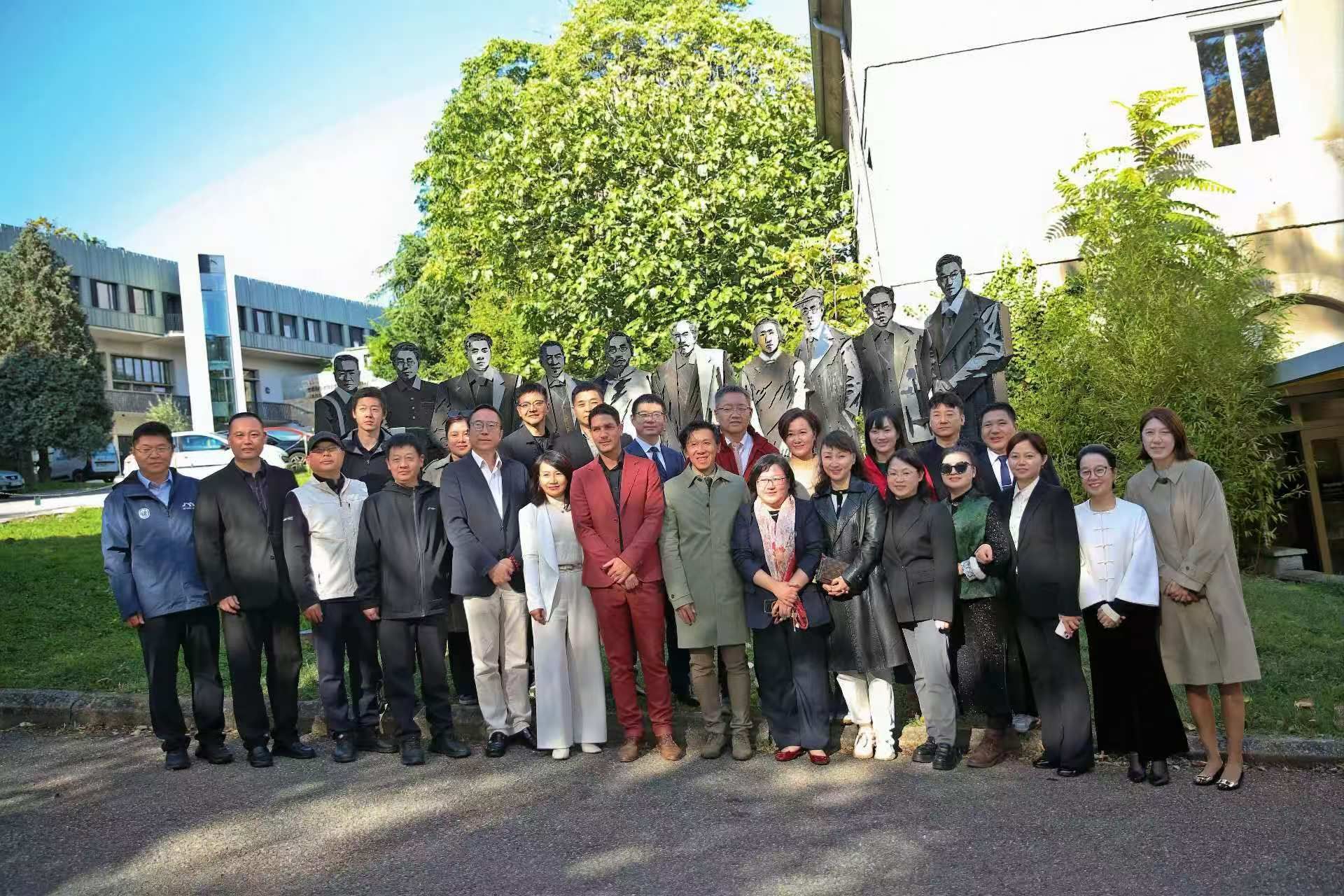 组织学生参访中法大学2.jpg